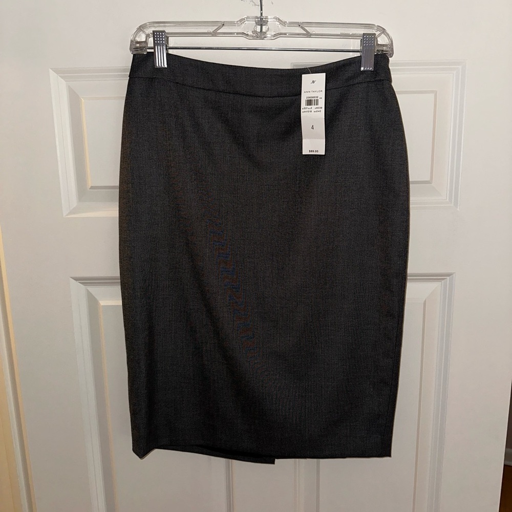 NWT Ann Taylor Pencil Skirt - Gray Size 4